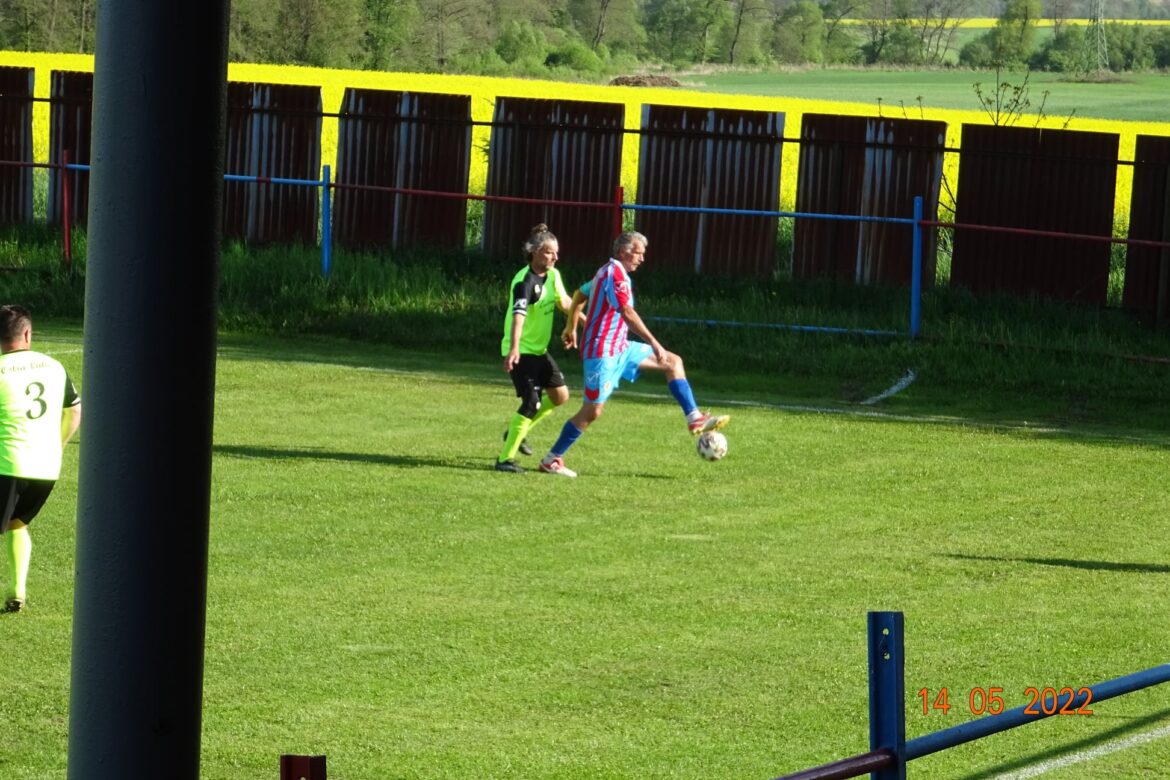 KAM ZA FUTBALOM: Vígľaš hostí Ostrú Lúku. Do Očovej zavíta Budča. Látkarské áčko aj dorast cestujú do Bzovíka