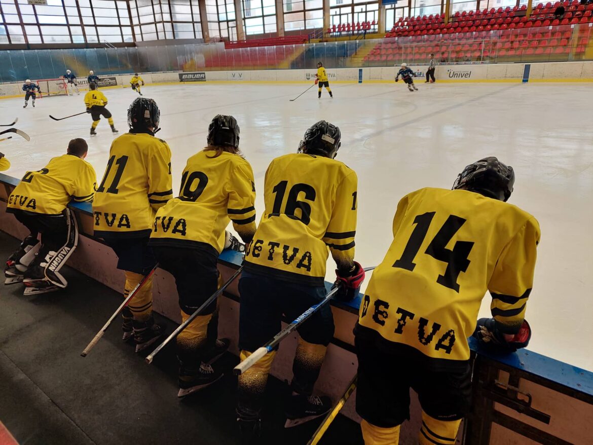 JUNIORSKÝ HOKEJ: Medveďom sa na Šariši bodovať nepodarilo