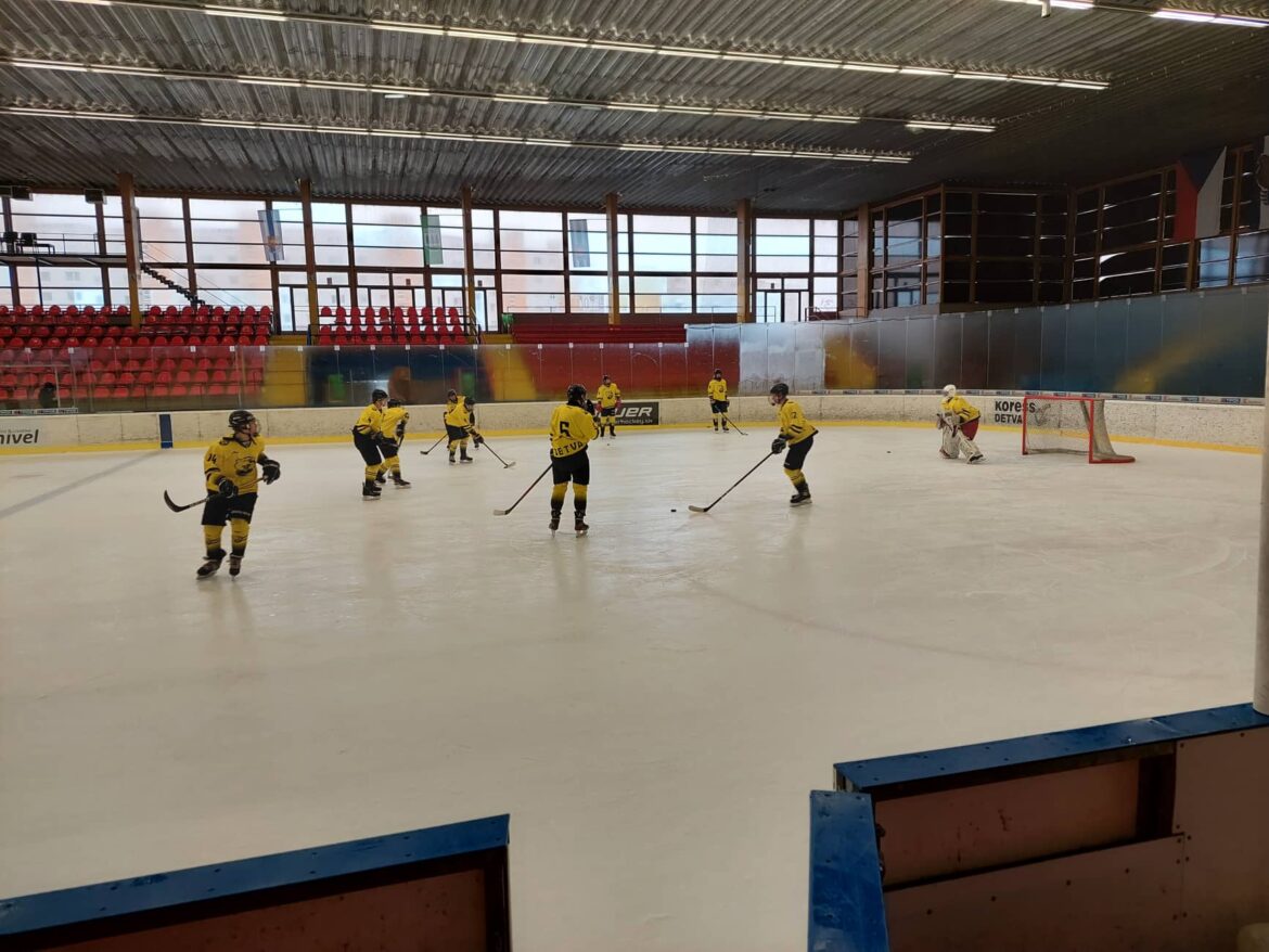 JUNIORSKÝ HOKEJ: V dvojzápase proti Spišiakom sa o jediný gól Detvy postaral Dominik Kalamár