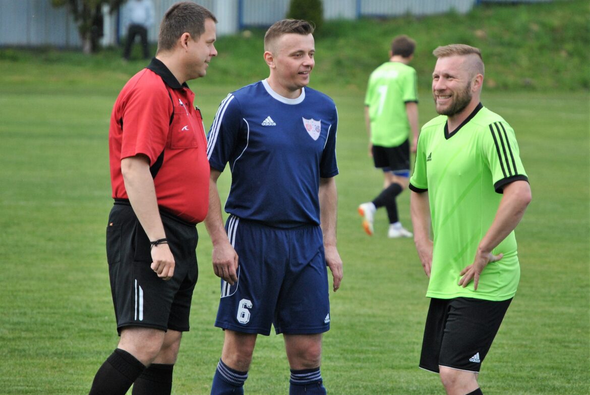 FUTBAL: Hattrickom sa blysli Krivánčan Peter Tkáč a Slatinčan Michal Mlynár. Detva gólovo udrela v závere duelu