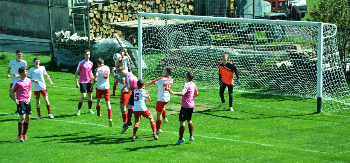 FUTBAL U19: Zápas Spartaka preložený. Diváci na Látkach boli svedkami len jedného gólu. Zverenci Petra Košúta triumfovali v Dudinciach
