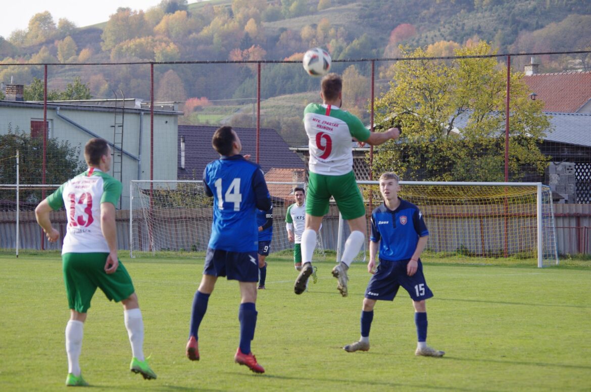 KAM ZA FUTBALOM: Derniéra Látok v I. triede, Stožok čakajú za necelých 24 hodín dva zápasy a Spartak vyzve Hrochoť