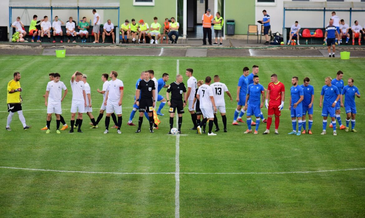 FUTBAL: Hriňová schytala debakel, Kriváň premrhal dvojgólový náskok a v Detve sa o všetko podstatnom rozhodlo už v prvom polčase
