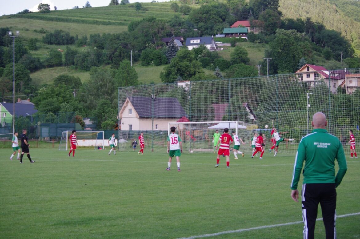 Derby medzi Hriňovou a Látkami videla skvelá divácka kulisa: Podľa Mariana Babica sa hral výborný futbal s množstvom šancí
