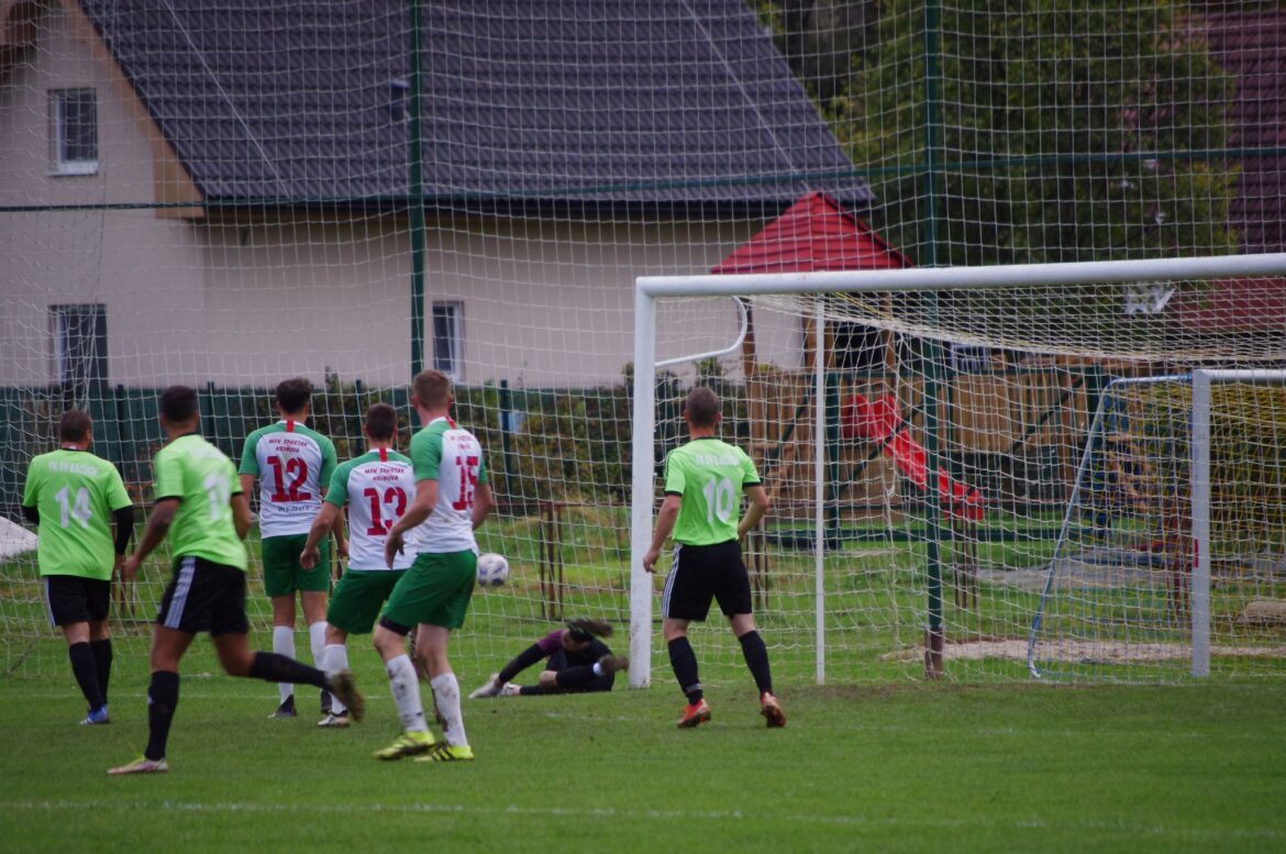 KAM ZA FUTBALOM: Na Kriváni súboj druhého s prvým, do Hrochote prídu Dudince a dorastenci Látok hostia Divín