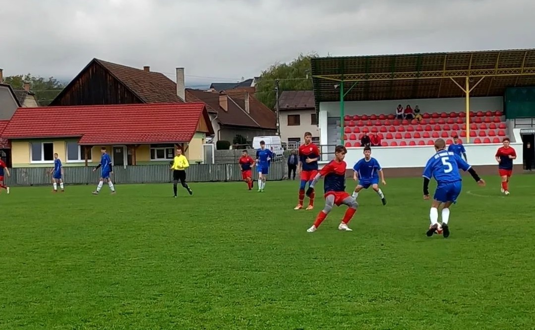 DORASTENECKÝ FUTBAL: Triumf staršieho dorastu zariadil striedajúci Simon Tršo. Látky aj Kriváň zakončili jesennú časť víťazne