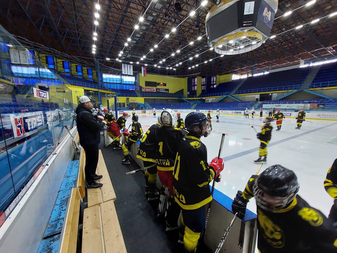 JUNIORSKÝ HOKEJ: V dvojzápase proti Prievidzi zaznamenali medvede jedno víťazstvo