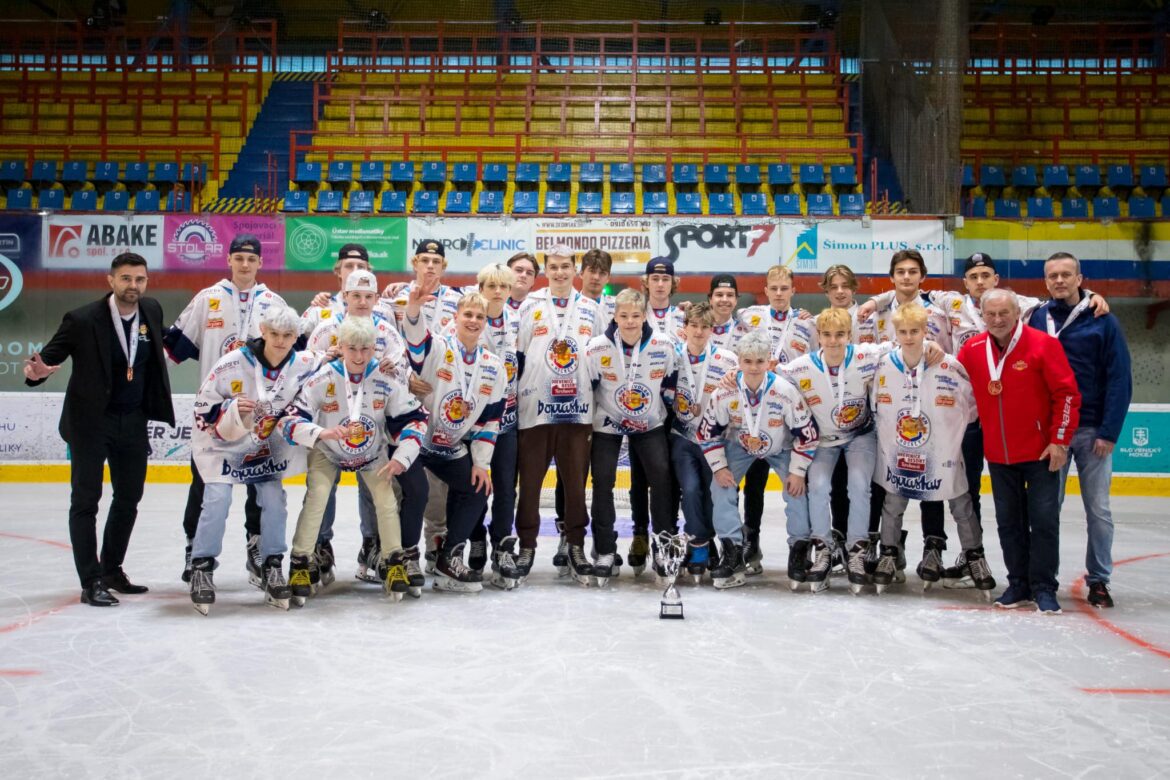 Dorastenci Zvolena vybojovali extraligový bronz. Lukáš Hukel: Bol to náročný víkend, ktorý ma posunul na vyššiu úroveň