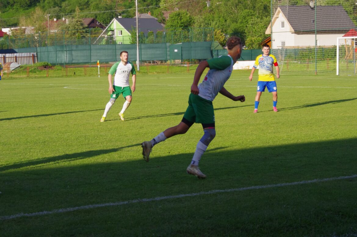 KAM ZA FUTBALOM: Spoločný dorast hrá už dnes, Látky čaká dôležitý duel v Hliníku nad Hronom a Kriváň cestuje do Očovej