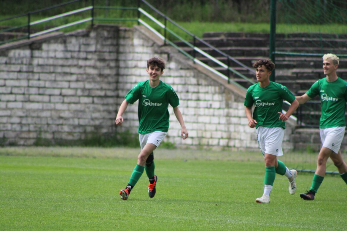 DORASTENECKÝ FUTBAL: Mladší dorast pokračuje vo skvelých výkonoch, Kriváň uspel v Divíne