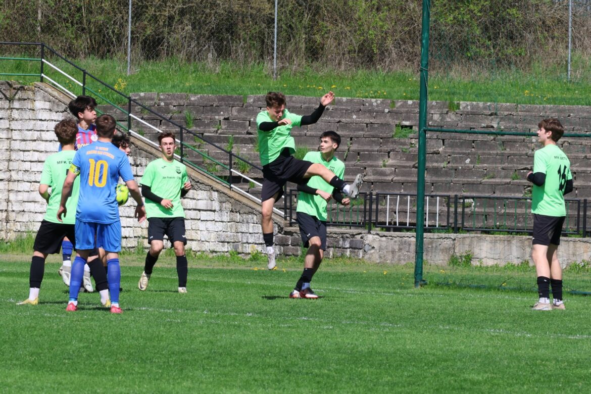 DORASTENECKÝ FUTBAL: Aj keď U19 dvakrát viedla, vyšla bodovo naprázdno. Leonard Daniš z Kriváňa udržal čisté konto