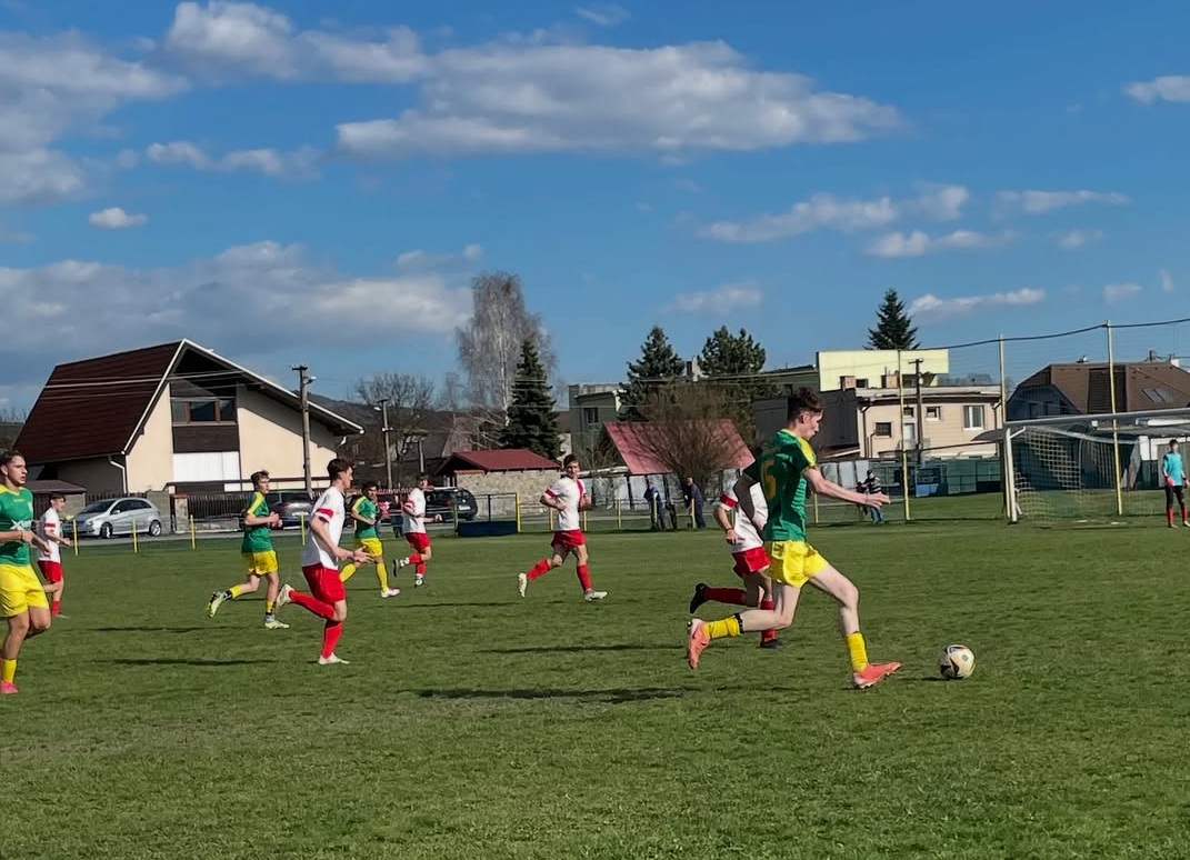 DORASTENECKÝ FUTBAL: Duel na Kriváni rozhodol jediný gól, Hriňová si odviezla z Krupiny bod