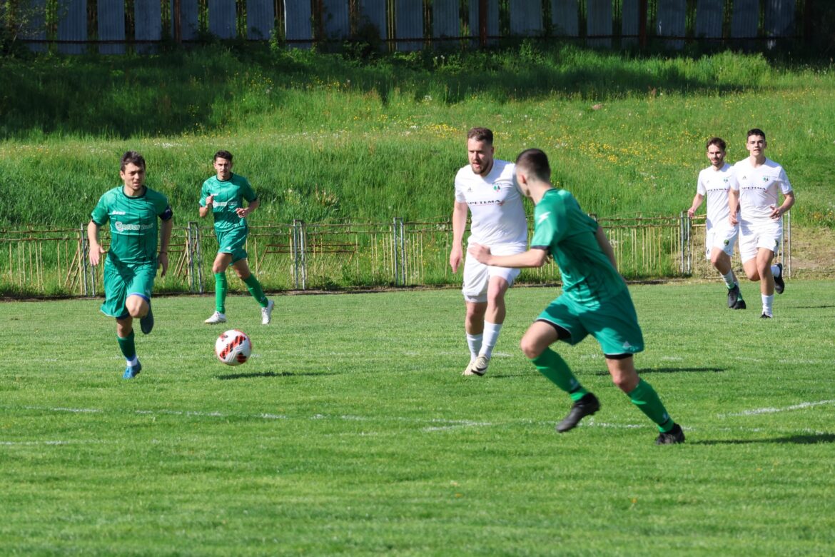 FUTBAL: Až traja brankári udržali čisté konto, osemgólová dráma na Hrochoti a prvé víťazstvo Spartaka