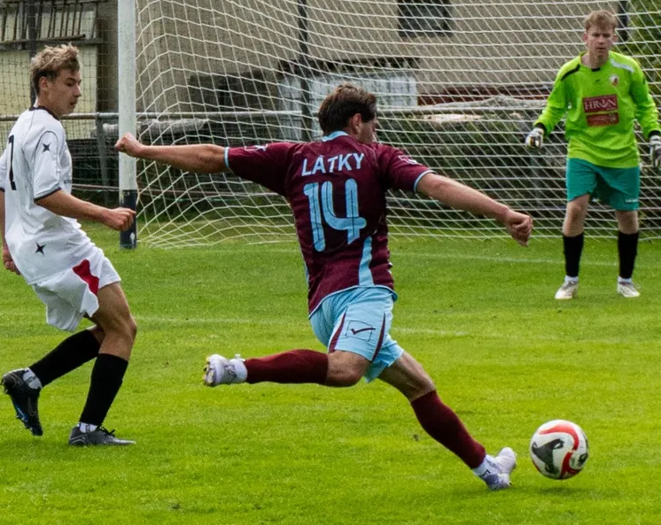 KAM ZA FUTBALOM: Detvu čaká súboj v Príbelciach, Hriňová zavíta do Očovej a dorastenci Látok vyzvú Štiavnicu