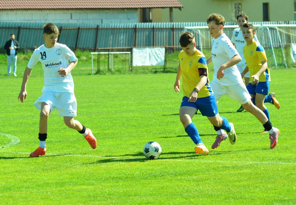 ŽIACKY FUTBAL: Matej Matúch z Detvy sa blysol hattrickom, Spartak nestačil na Divín