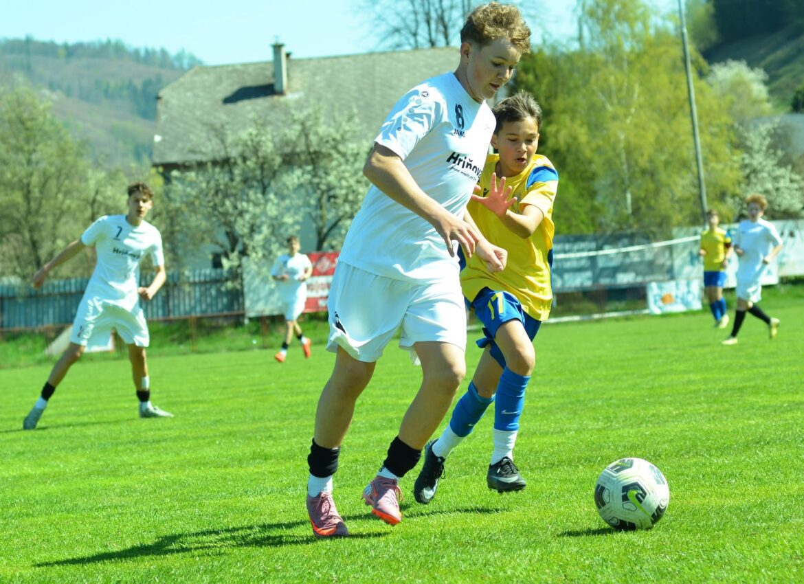 ŽIACKY FUTBAL: Štvorgólový koncert Lukáša Chovana z Hriňovej, Tobias Hukel (Kriváň) strelil na úvod sezóny hattrick