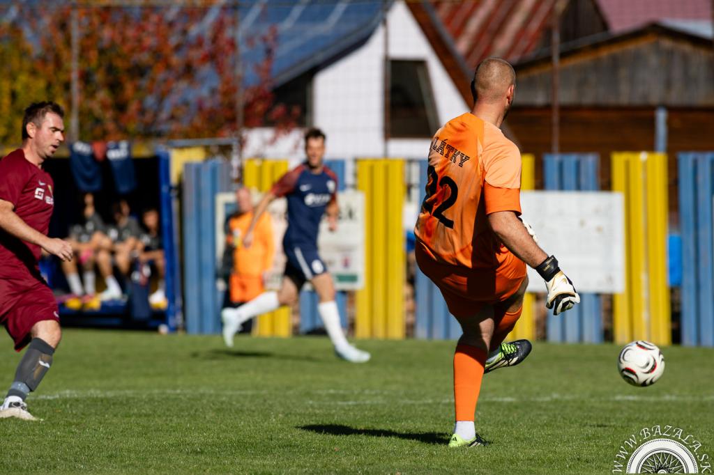 FUTBAL: Látky, Stožok a Detvianska Huta neinkasovali. Marek Chlebničan strelil prvý seniorský gól